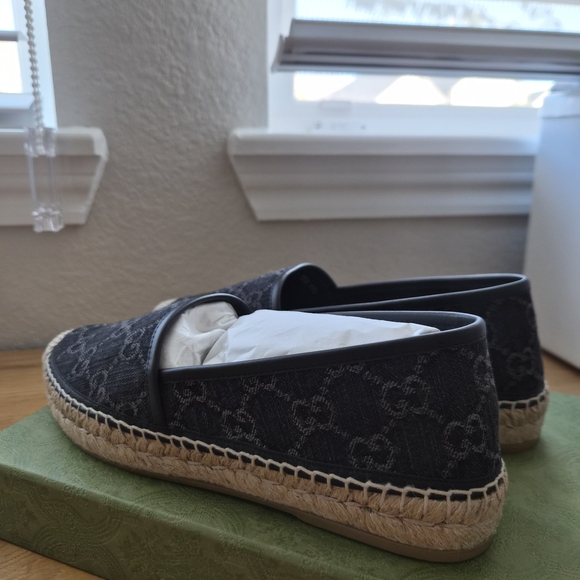 Gucci Men's Black Slip-On Shoes - Picture 6 of 8